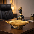 Escultura Decorativa de Mesa para Sala e Entrada com Bandeja Funcional Preta e Dourada | Zahara